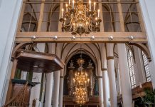 Interieur van de Grote of Sint-Nicolaaskerk in Elburg