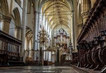 Interieur van de Grote Kerk van Dordrecht