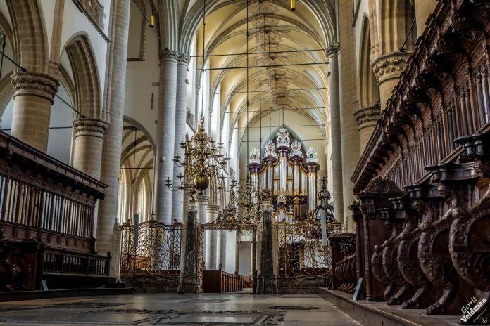 Interieur van de Grote Kerk van Dordrecht